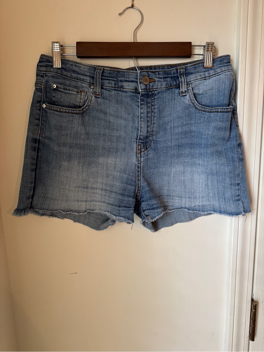 GAP Light Blue Denim Frayed‎ Hem Shorts Size 8
